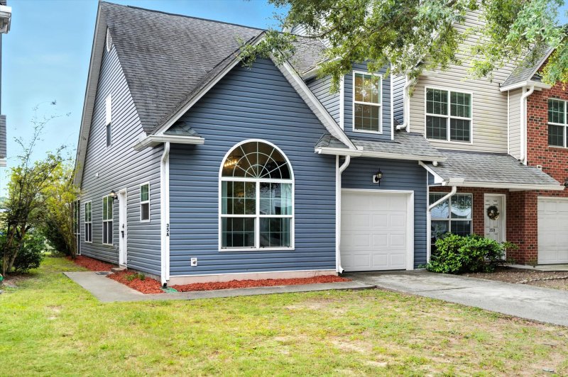 35 Rivers Point Row A