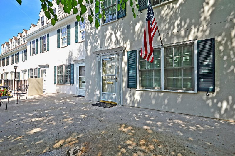 Property image 5 of 15 Horlbeck Alley 7 in Harleston Village, Charleston, SC 29401