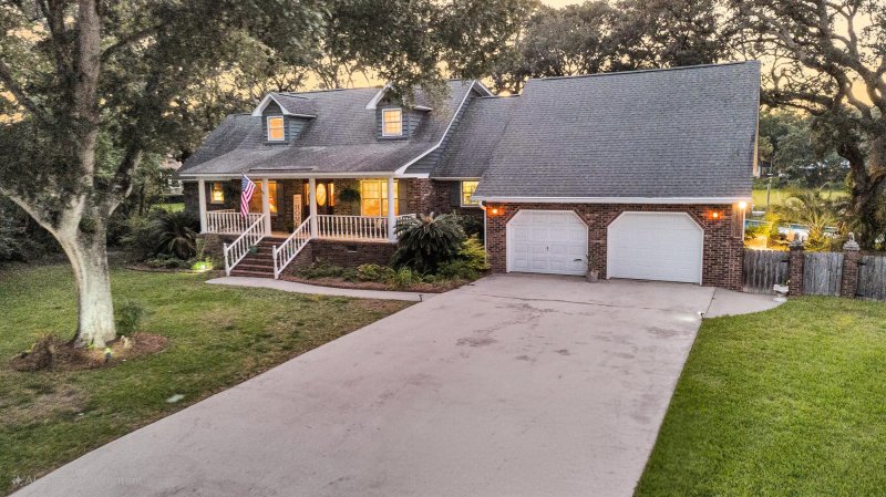 Property image 2 at 14 Clam Shell Row, Charleston, SC 29412