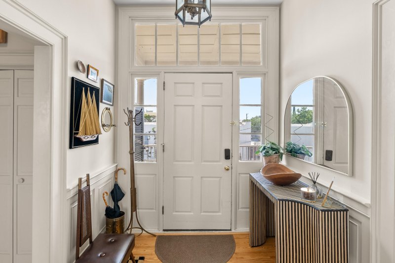 Property image 2 of 286 Meeting Street C in Ansonborough, Charleston, SC 29401