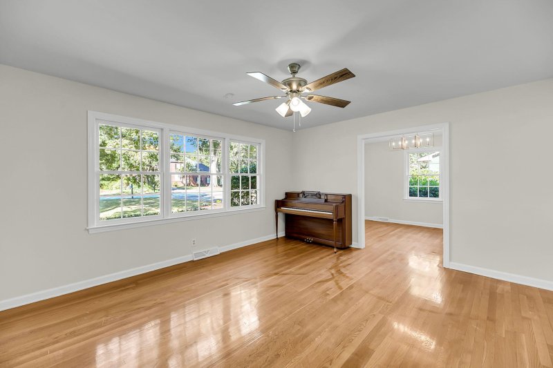 Property image 3 of 874 Evans Road in Fort Johnson Estates, Charleston, SC 29412