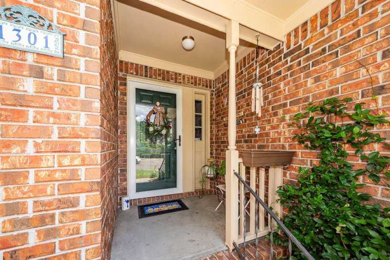 Property image 2 of 1301 Audubon Court in Ashborough, Summerville, SC 29485