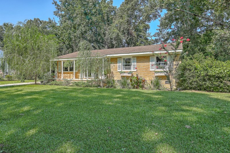 1839 Manigault Place