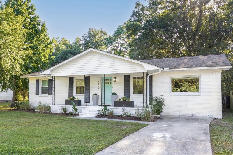 Property image 2 of 1451 Woodview Lane in Westchester, Charleston, SC 29412