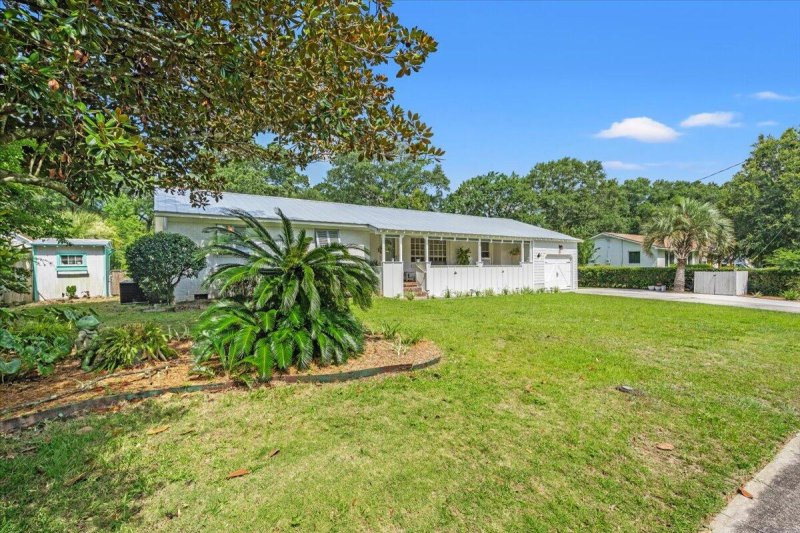 Property image 5 of 939 Mikell Drive in Stiles Point, Charleston, SC 29412