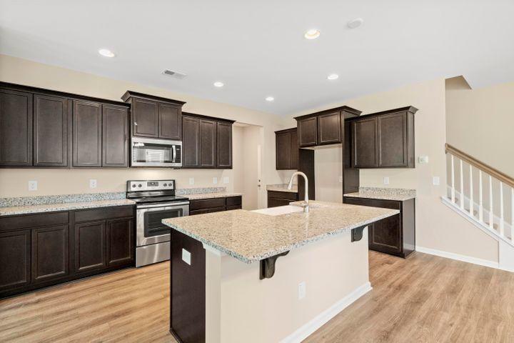 Property image 5 of 320 Clipper Court in Cane Bay Plantation, Summerville, SC 29486