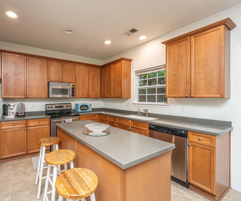 5261 Stonewall Drive