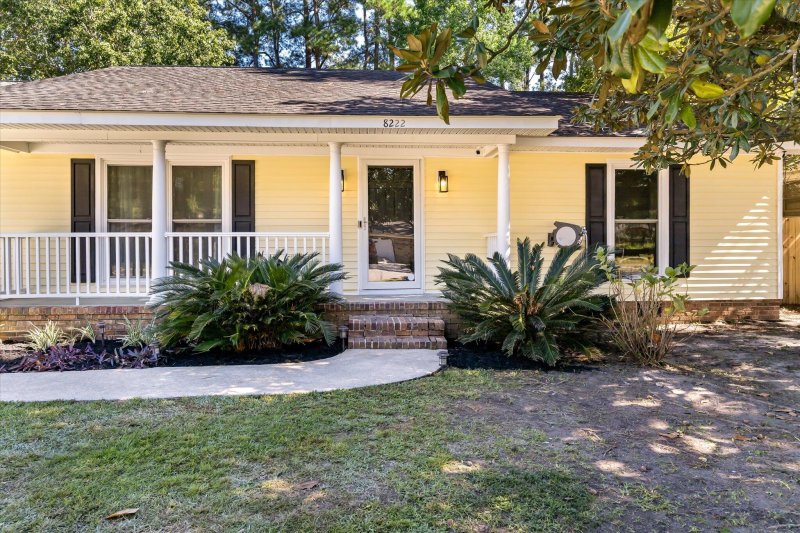 Property image 4 of 8222 Greenridge Road in Northwood Estates, North Charleston, SC 29406