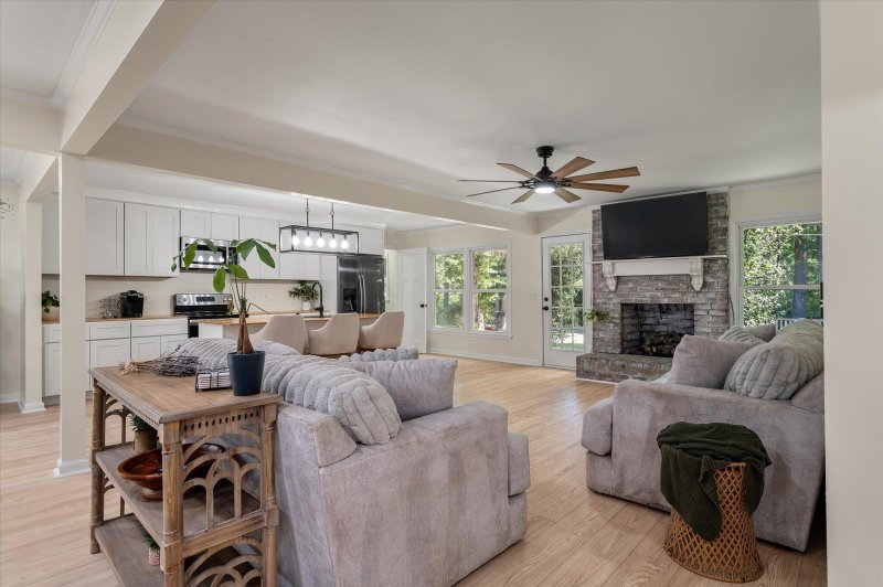 Property image 5 of 8222 Greenridge Road in Northwood Estates, North Charleston, SC 29406