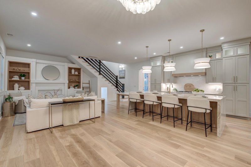 Property image 2 of 758 Mccants Drive in Old Mt Pleasant, Mount Pleasant, SC 29464