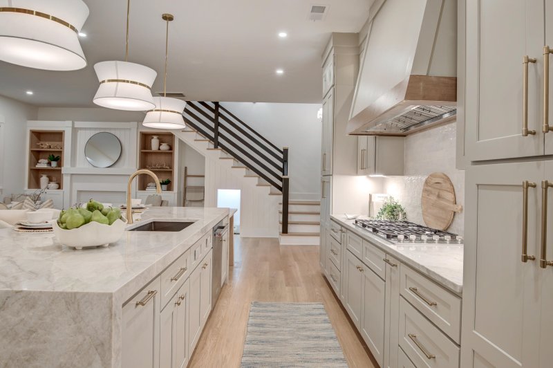 Property image 5 of 758 Mccants Drive in Old Mt Pleasant, Mount Pleasant, SC 29464