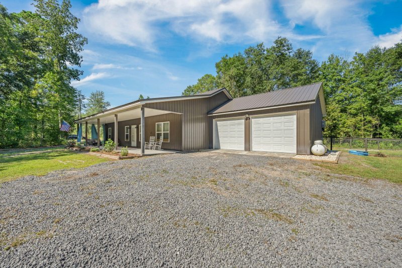 Property image 2 of 818 Frasier Lane in Rural Northern Berkeley County, Pineville, SC 29468