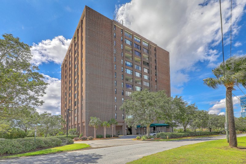 Property image 4 of 14 Lockwood Drive in Ashley House, Charleston, SC 29401