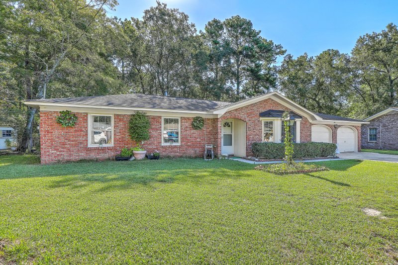 Property image 5 at 8324 Bordeaux Court, North Charleston, SC 29406