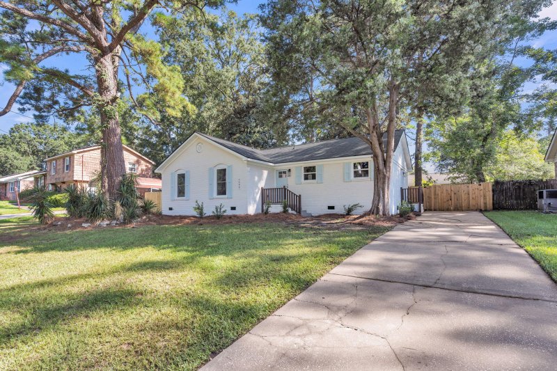 Property image 2 at 7590 Peppercorn Lane, North Charleston, SC 29420