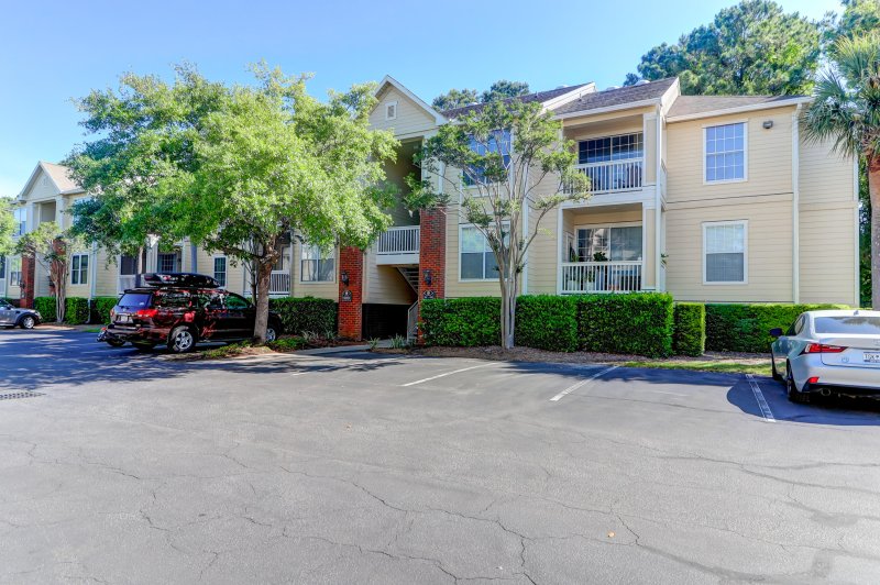 1600 Long Grove Drive 827