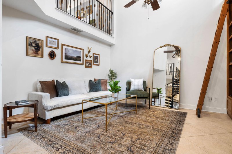 Property image 2 at 377 King Street 101, Charleston, SC 29401