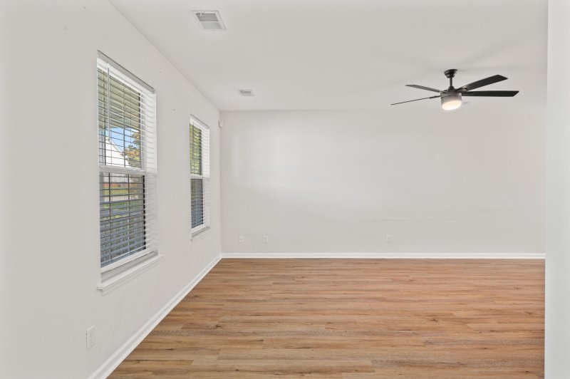 Property image 4 of 616 Saint Ives Lane in Devon Forest, Goose Creek, SC 29445