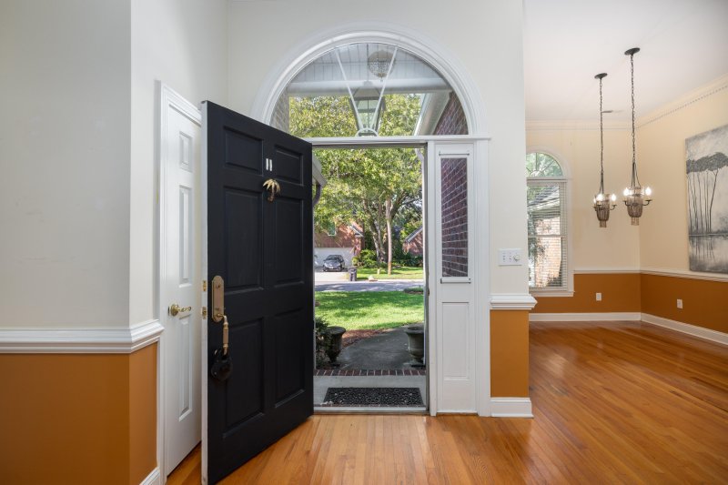 Property image 3 of 1387 Southlake Drive in Lakeshore, Mount Pleasant, SC 29464