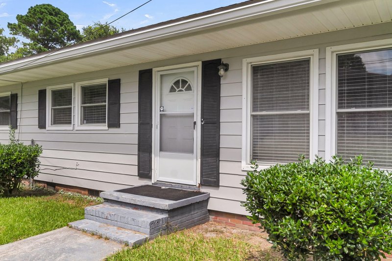 Property image 2 of 1442 N Sherwood Drive in Forest Acres, Charleston, SC 29407