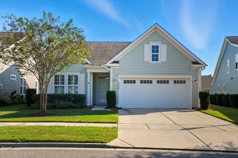 Property image 3 of 5025 Song Sparrow Way in The Ponds, Summerville, SC 29483