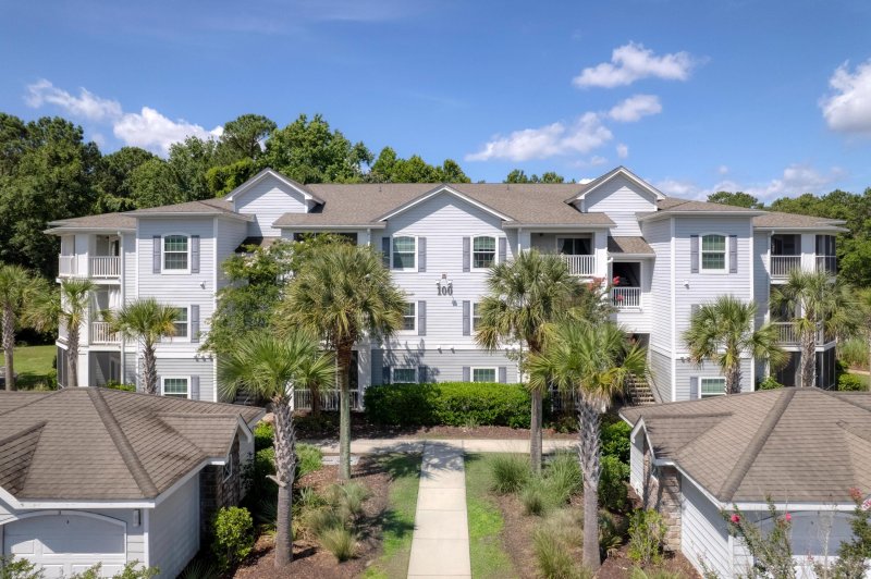 Property image 2 at 1300 Park West Boulevard 106, Mount Pleasant, SC 29466