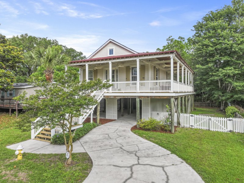 Property image 2 of 1624 Wigeon Lane in Riverfront, Charleston, SC 29412