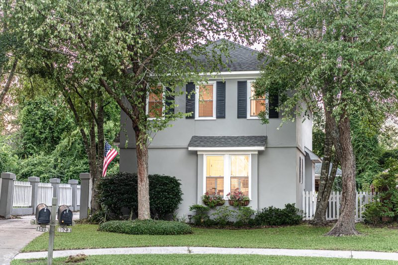 Property image 3 of 1023 Plantation Court in Snee Farm, Mount Pleasant, SC 29464