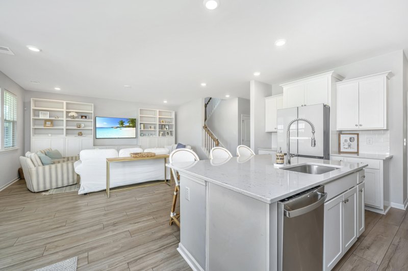 6976 Pumpkinseed Drive