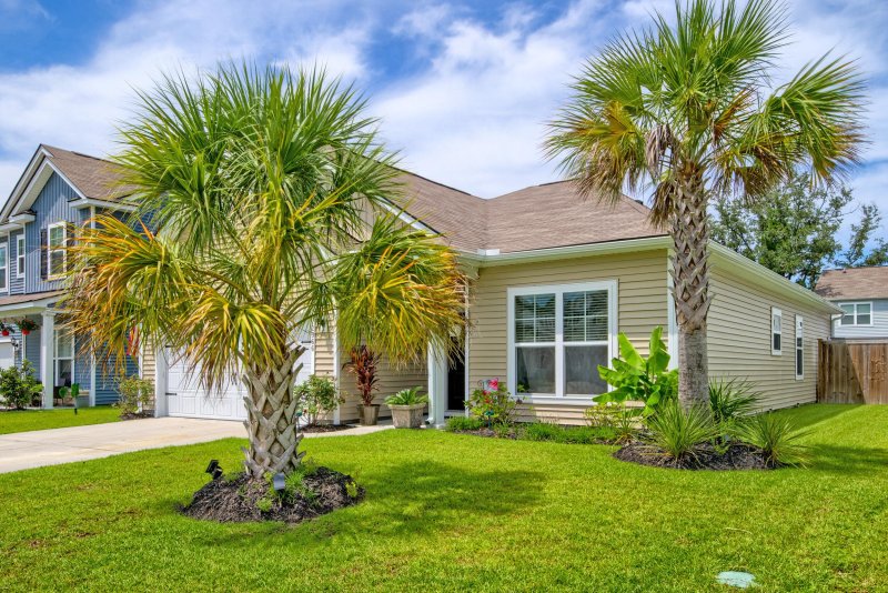 Property image 2 of 2966 Vincent Astor Drive in Oakfield, Johns Island, SC 29455