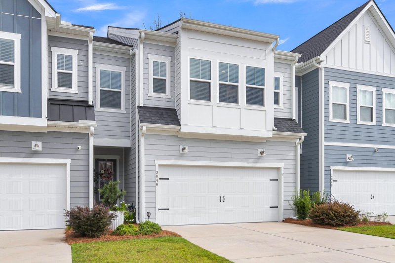 Property image 2 of 3046 Emma Lane in Emma Lane Townes, Mount Pleasant, SC 29466