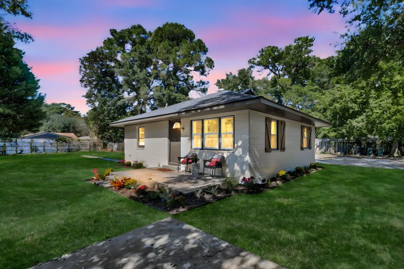 Property image 3 of 635 Sequoia Street in Ardmore, Charleston, SC 29407