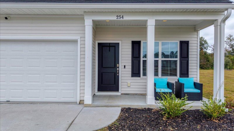 Property image 2 of 254 Torslanda Lane in Petterson Meadows, Summerville, SC 29483