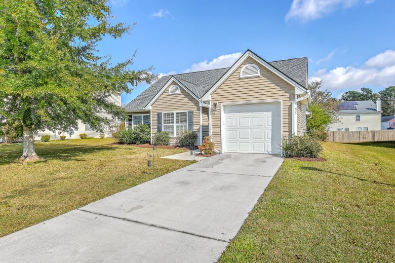 Property image 2 of 435 Watershed Drive in Liberty Hall Plantation, Goose Creek, SC 29445