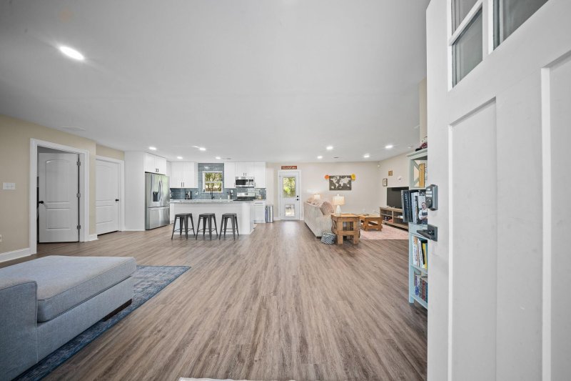 Property image 4 of 914 King Richard Drive in Sherwood Forest, Charleston, SC 29407