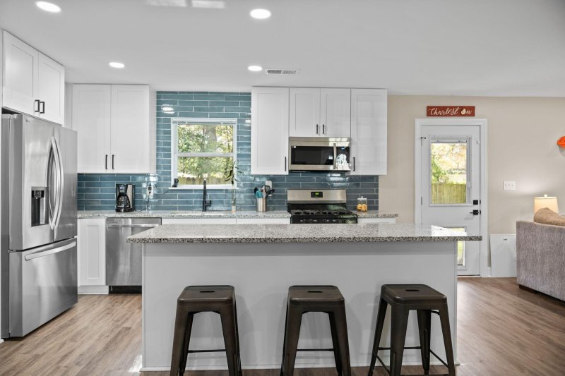 Property image 5 of 914 King Richard Drive in Sherwood Forest, Charleston, SC 29407