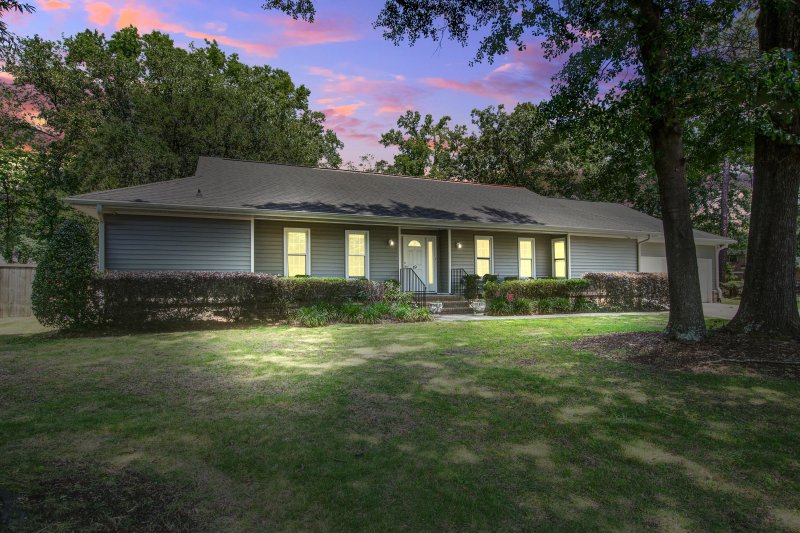 Otranto, Hanahan Community