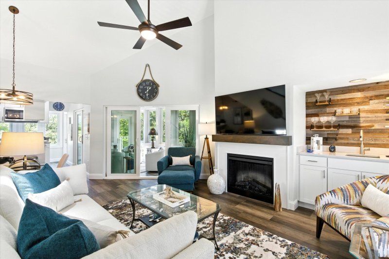 204 Little Oak Island Drive