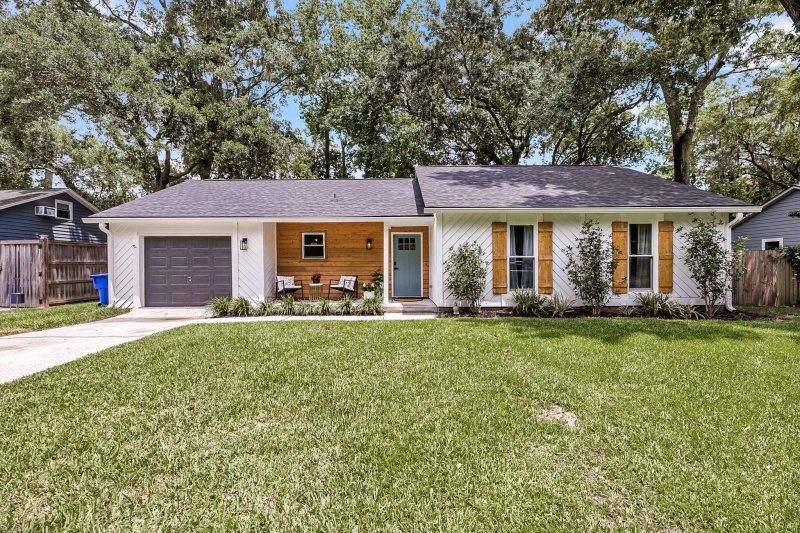 Crosscreek, Charleston Community