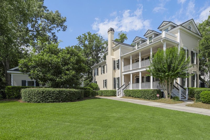 578 Island Walk East