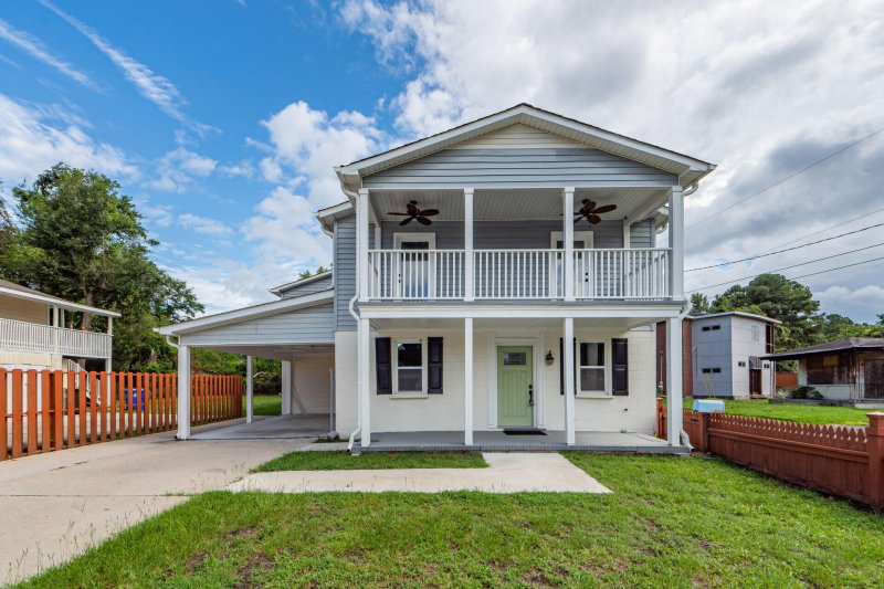 Ashleyville, Charleston Community