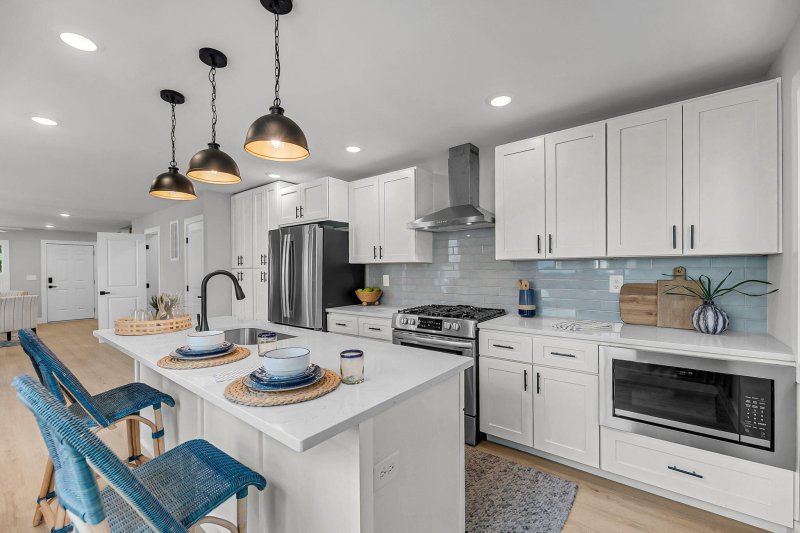 Property image 3 of 65 Simons Street in North Central, Charleston, SC 29403