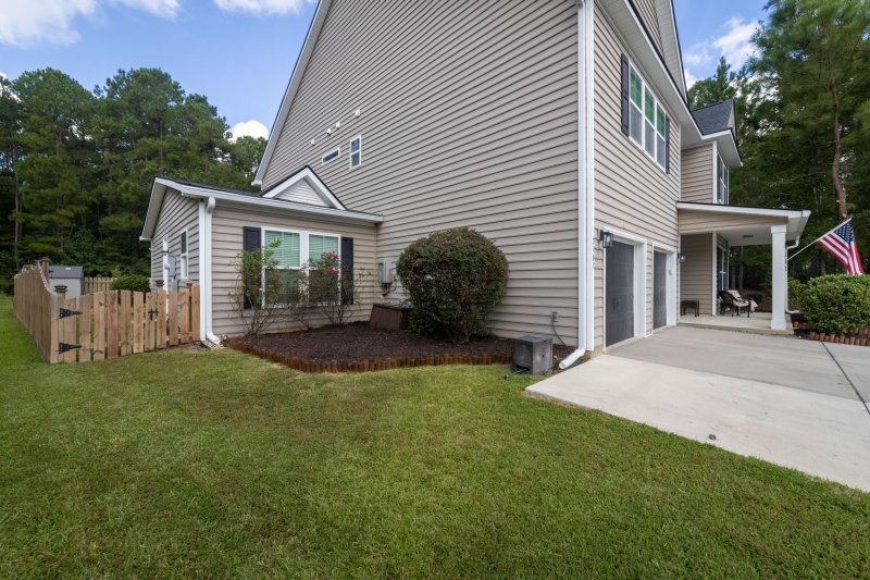 Property image 4 of 2307 Hummingbird Lane in Pine Forest, Summerville, SC 29483