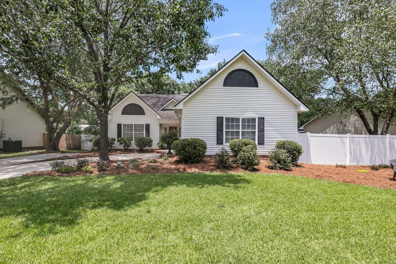12 Fieldfare Way