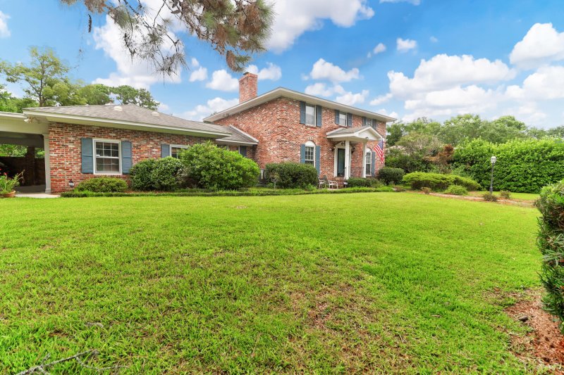 Property image 2 at 10 Old English Drive, Charleston, SC 29407