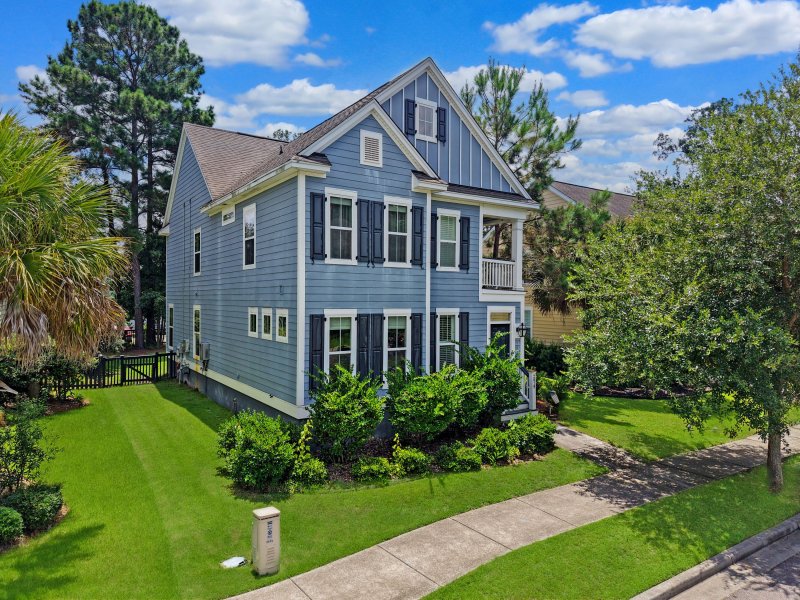 Carolina Bay, Charleston Community