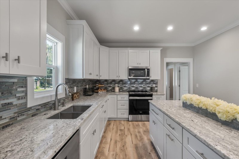 Property image 2 of 4566 Durant Avenue in Park Circle, North Charleston, SC 29405