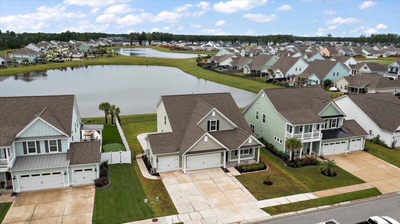 Property image 3 of 656 Yellow Leaf Lane in Cane Bay Plantation, Summerville, SC 29486
