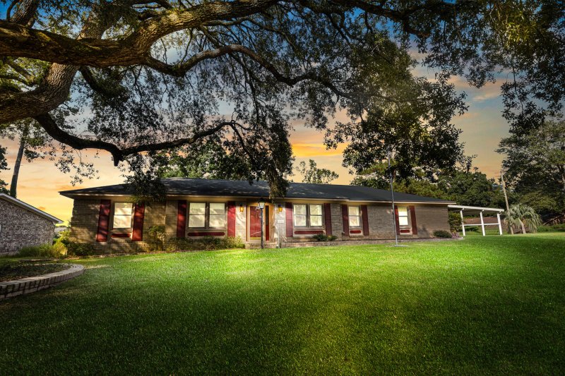 Property image 2 at 8286 Delhi Road, North Charleston, SC 29406