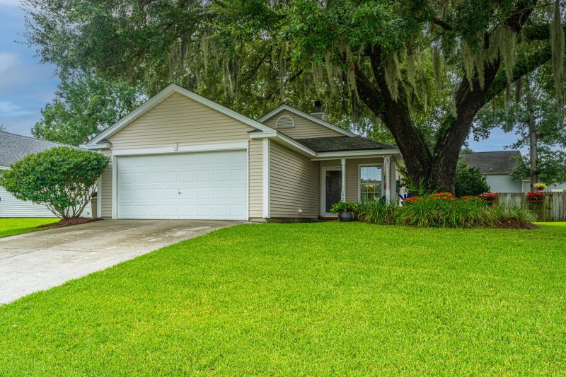 Property image 2 of 172 Droos Way in Shadowmoss, Charleston, SC 29414